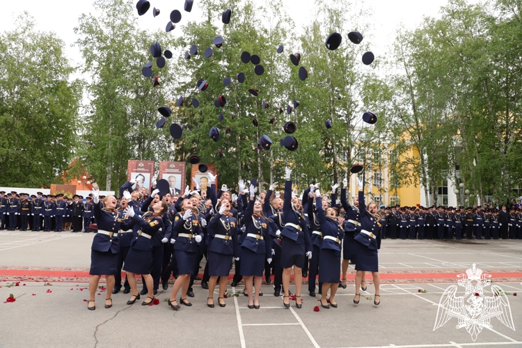 В ДОБРЫЙ ПУТЬ, ДОРОГИЕ ВЫПУСКНИКИ!