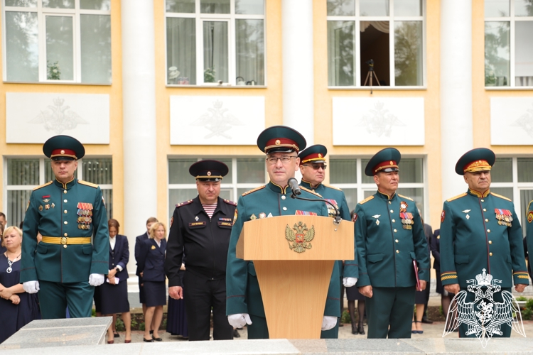 В ДОБРЫЙ ПУТЬ, ДОРОГИЕ ВЫПУСКНИКИ!