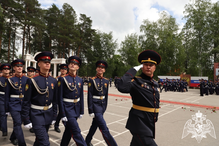 В ДОБРЫЙ ПУТЬ, ДОРОГИЕ ВЫПУСКНИКИ!