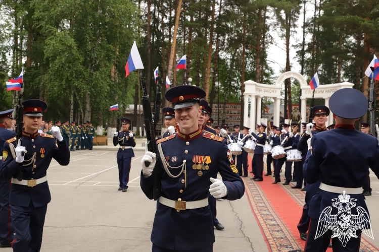 В ДОБРЫЙ ПУТЬ, ДОРОГИЕ ВЫПУСКНИКИ!