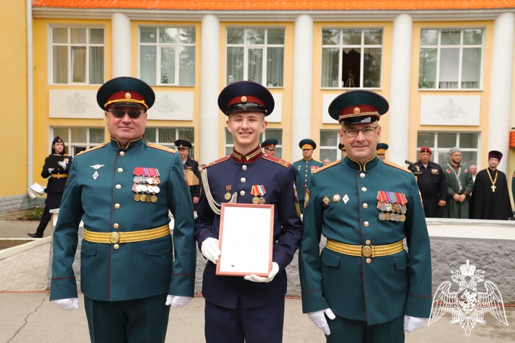 В ДОБРЫЙ ПУТЬ, ДОРОГИЕ ВЫПУСКНИКИ!