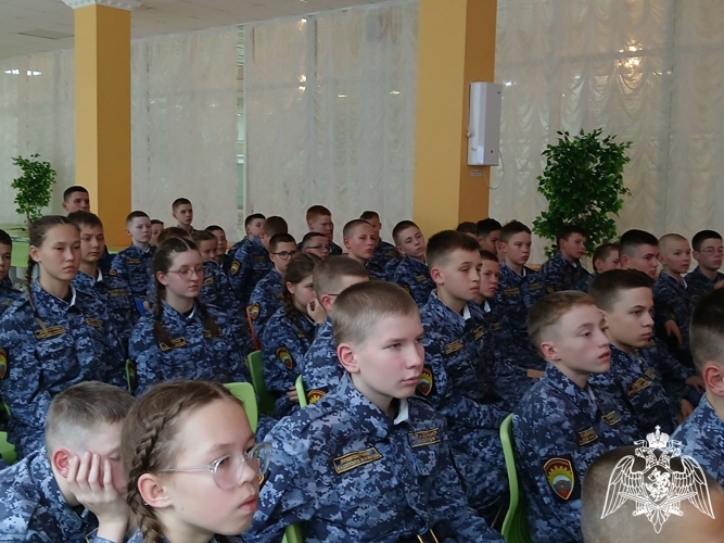 УЧИМСЯ СЛУЖИТЬ ОТЕЧЕСТВУ