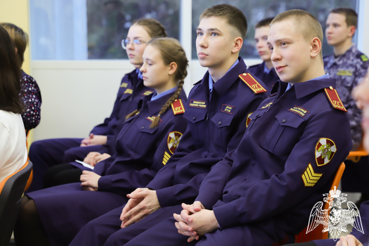 «…И УЧИСЬ ЛЕТАТЬ ВЫСОКО И СМЕЛО. ТЫ СУМЕЕШЬ!» (В. Крапивин)