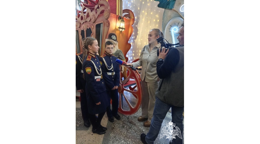 КАДЕТЫ НА ГУБЕРНАТОРСКОЙ ЕЛКЕ