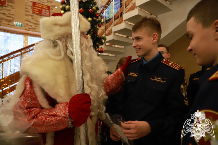 МАРШ-БРОСОК И ПРЕДНОВОГОДНИЕ ПРИКЛЮЧЕНИЯ КАДЕТ