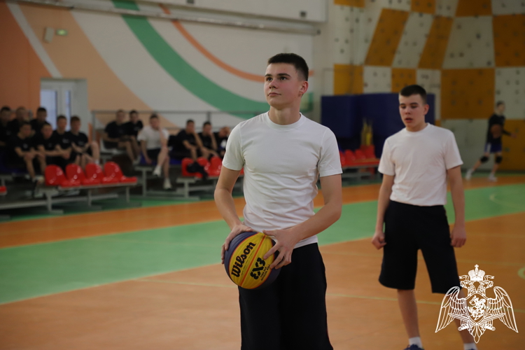 ПОСЛЕДНИЙ МЯЧ ГОДА ЗАБРОШЕН В КОЛЬЦО