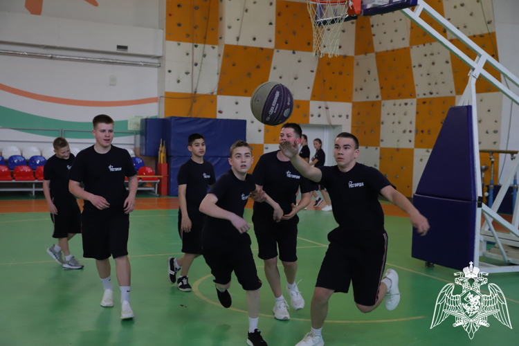 ПОСЛЕДНИЙ МЯЧ ГОДА ЗАБРОШЕН В КОЛЬЦО