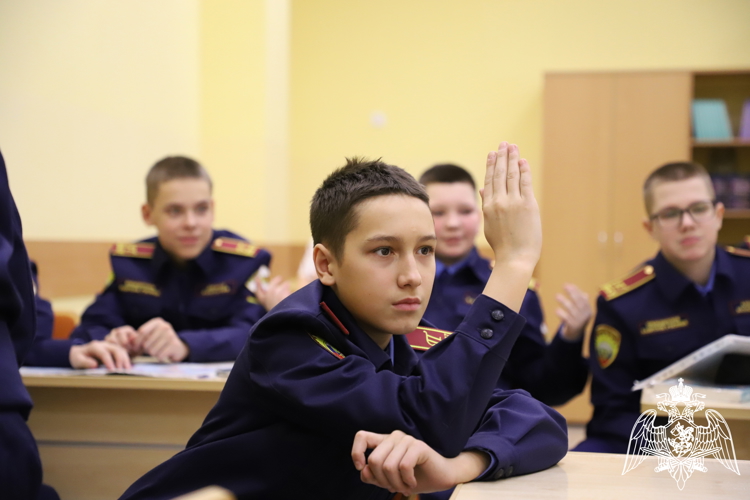 ДОВЕРИЕ И ОТВЕТСТВЕННОСТЬ: ДЕНЬ САМОУПРАВЛЕНИЯ В КАДЕТСКОМ УЧИЛИЩЕ