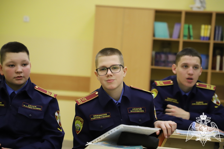 ДОВЕРИЕ И ОТВЕТСТВЕННОСТЬ: ДЕНЬ САМОУПРАВЛЕНИЯ В КАДЕТСКОМ УЧИЛИЩЕ