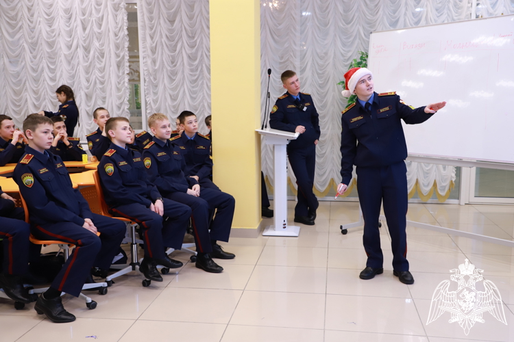 ДОВЕРИЕ И ОТВЕТСТВЕННОСТЬ: ДЕНЬ САМОУПРАВЛЕНИЯ В КАДЕТСКОМ УЧИЛИЩЕ