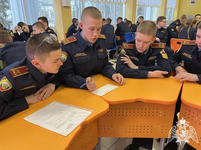 Единый День Конституции в кадетском училище