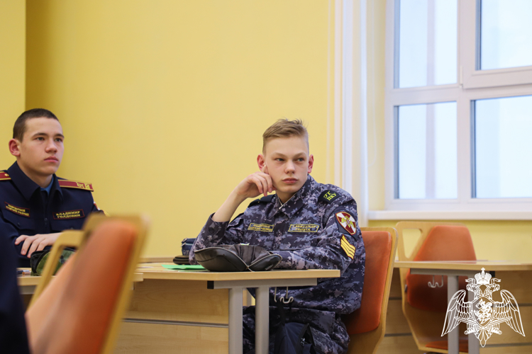 И снова — скоро бал!