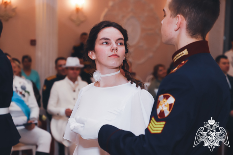 Праздник традиций: блестящие мгновения кадетского бала