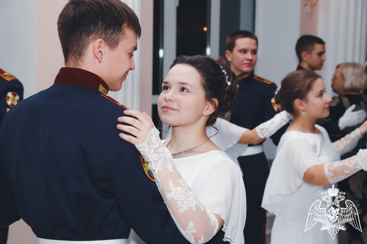 Праздник традиций: блестящие мгновения кадетского бала