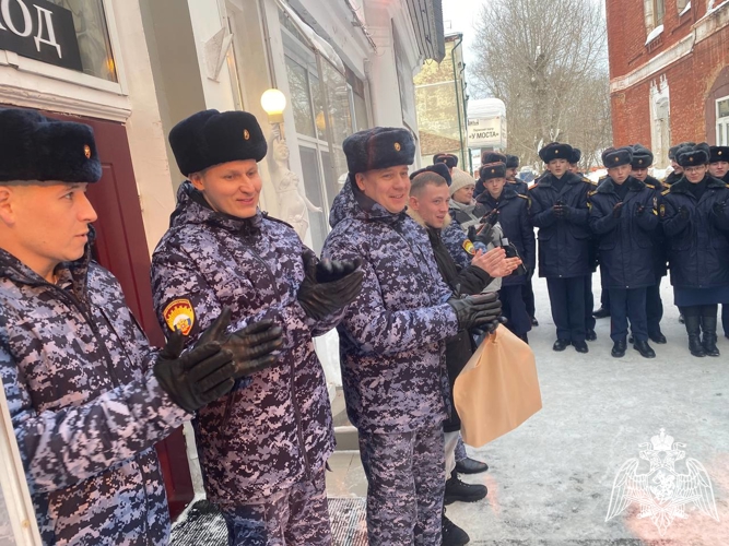 КАДЕТЫ В ТЕАТРЕ «У МОСТА»