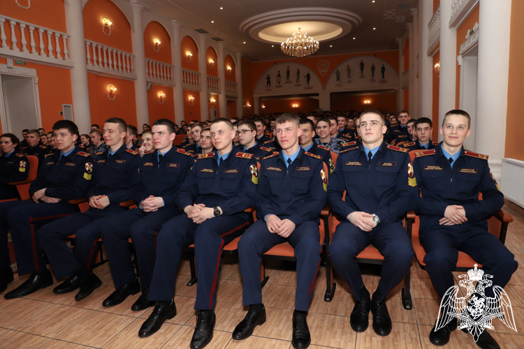 РАВНЯЕМСЯ НА ГЕРОЯ РОССИИ