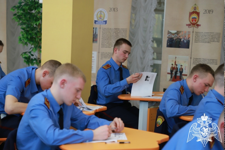 ДИКТАНТ ПОБЕДЫ: КАДЕТЫ ПОМНЯТ ПОДВИГ ПРЕДКОВ