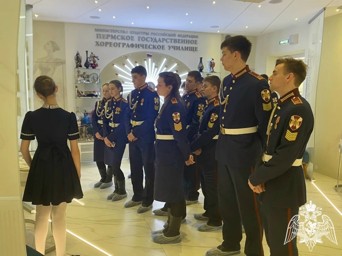 Кадеты окунулись в мир искусства