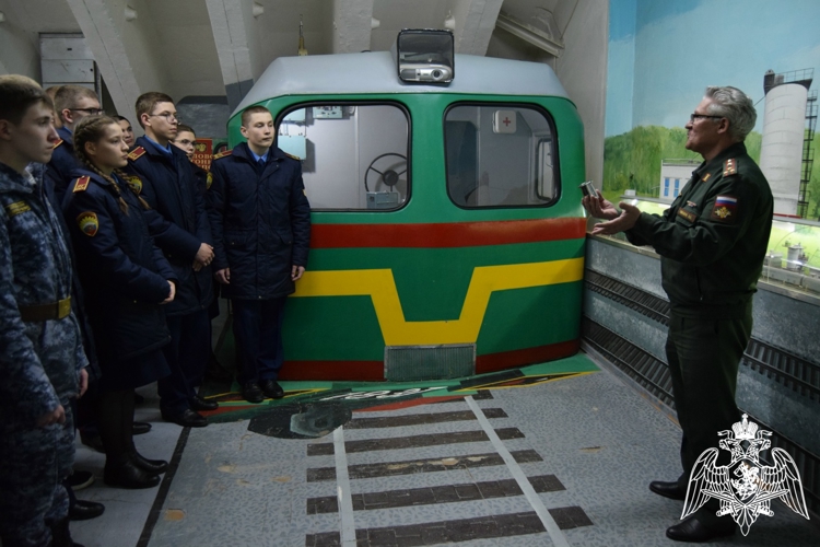 СПУСК В БУНКЕР — ПОГРУЖЕНИЕ В ИСТОРИЮ