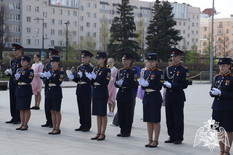 КАДЕТЫ В РИТМЕ «ВАЛЬСА ПОБЕДЫ»
