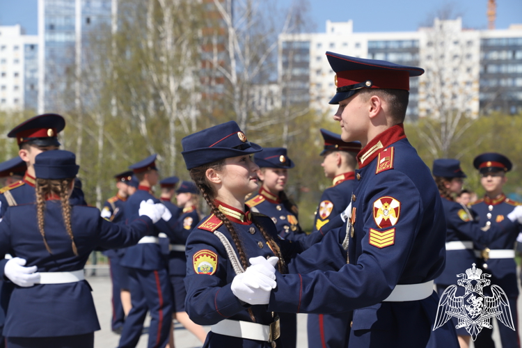 КАДЕТЫ В РИТМЕ «ВАЛЬСА ПОБЕДЫ»