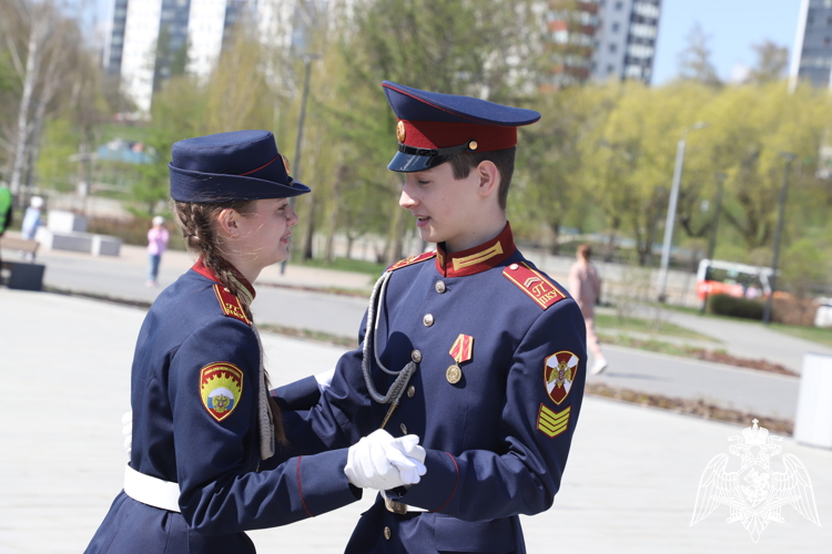 КАДЕТЫ В РИТМЕ «ВАЛЬСА ПОБЕДЫ»