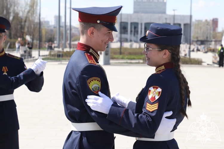 КАДЕТЫ В РИТМЕ «ВАЛЬСА ПОБЕДЫ»