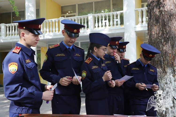 ЭКОЛОГИКА: МИР ВОКРУГ НАС
