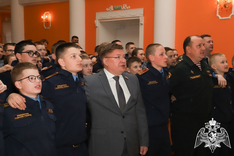 КАДЕТЫ ПОЛУЧИЛИ МЕДАЛИ ЗА УЧАСТИЕ В ПАРАДЕ ПАМЯТИ