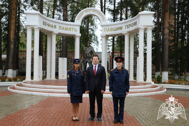 КУРС НА ПАТРИОТИЗМ: РАБОЧАЯ ПОЕЗДКА ДЕПУТАТА В КАДЕТСКОЕ УЧИЛИЩЕ